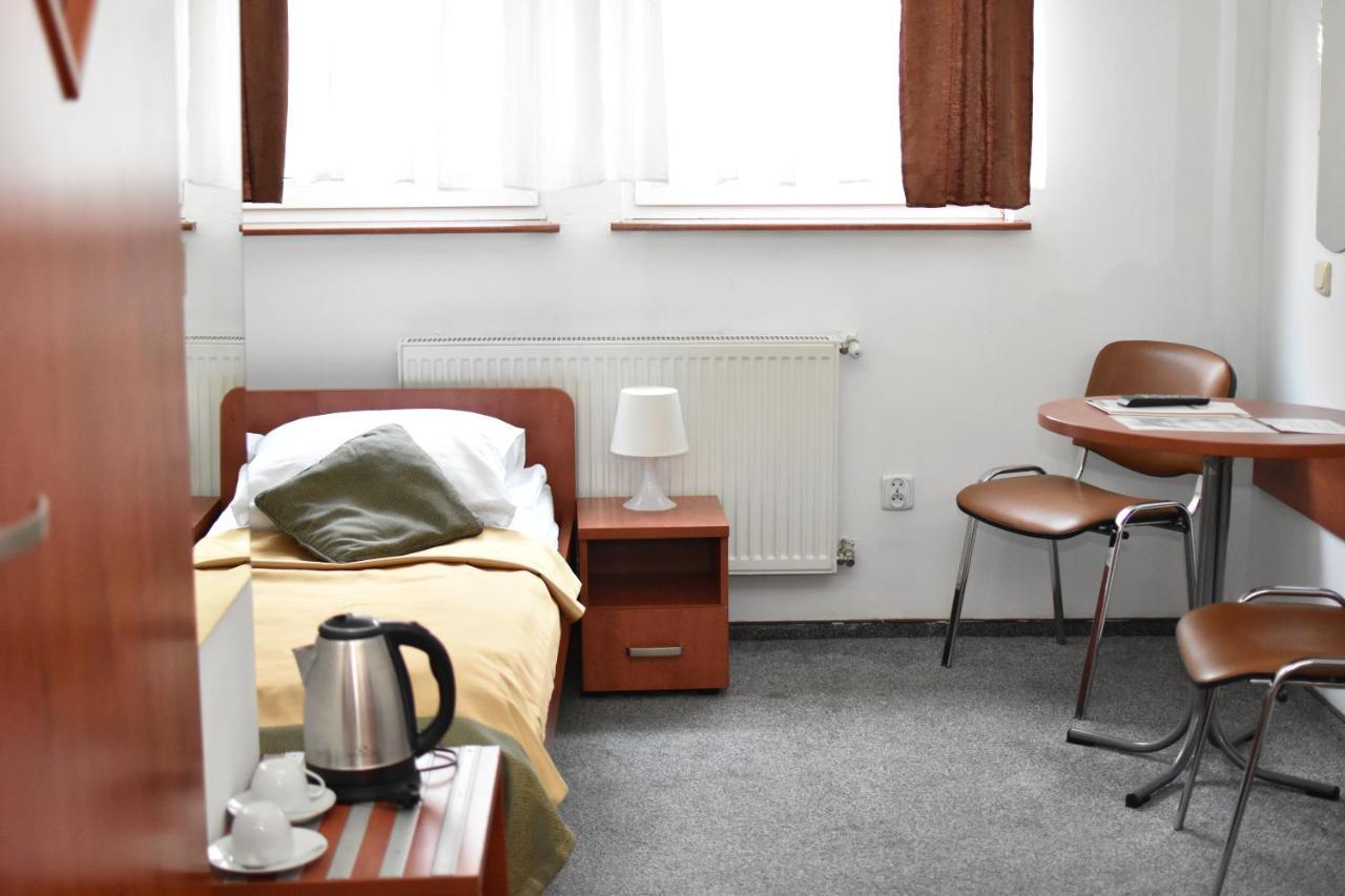 Hotel Dabrowiak Dąbrowa Górnicza Esterno foto