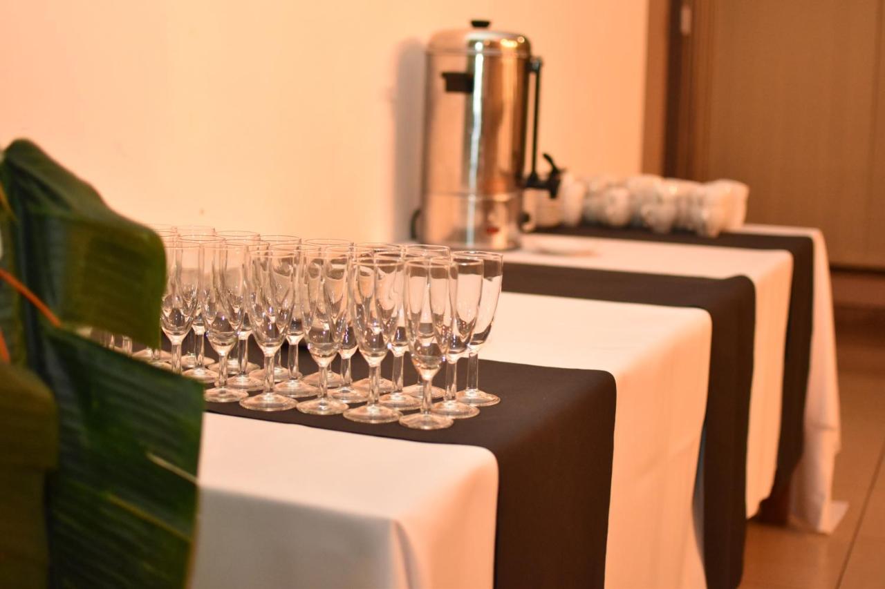 Hotel Dabrowiak Dąbrowa Górnicza Esterno foto