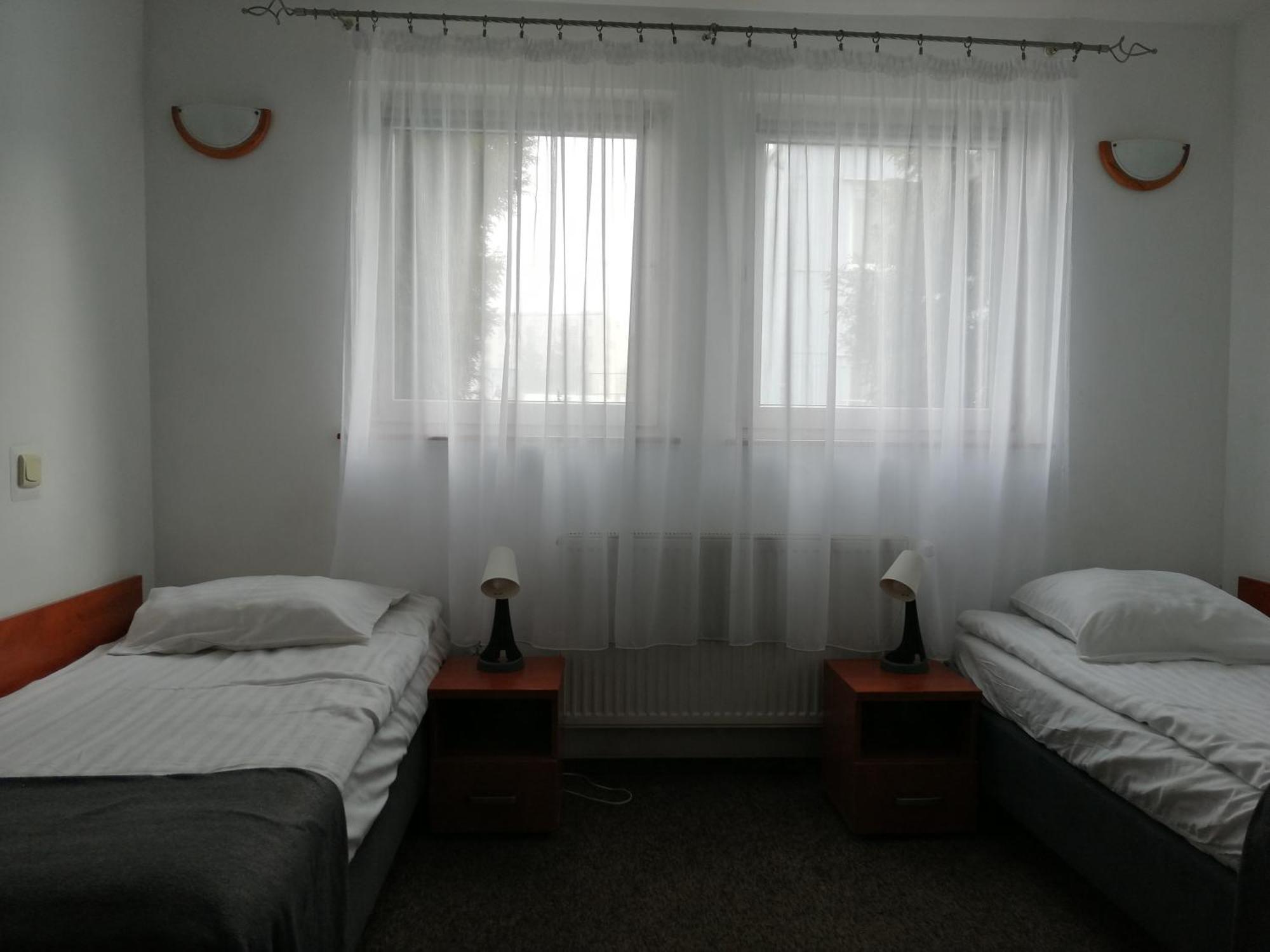 Hotel Dabrowiak Dąbrowa Górnicza Esterno foto
